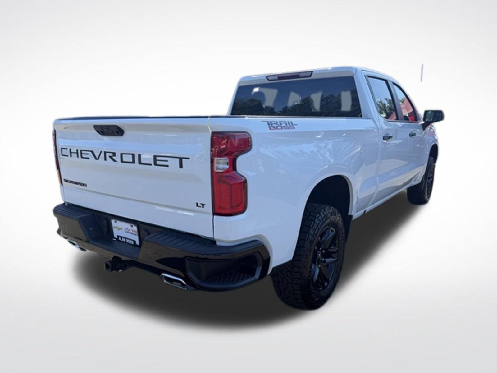 Used 2023 Chevrolet Silverado 1500 LT Trail Boss w/ LPO, Dark Essentials Package AWD/4WD image 3
