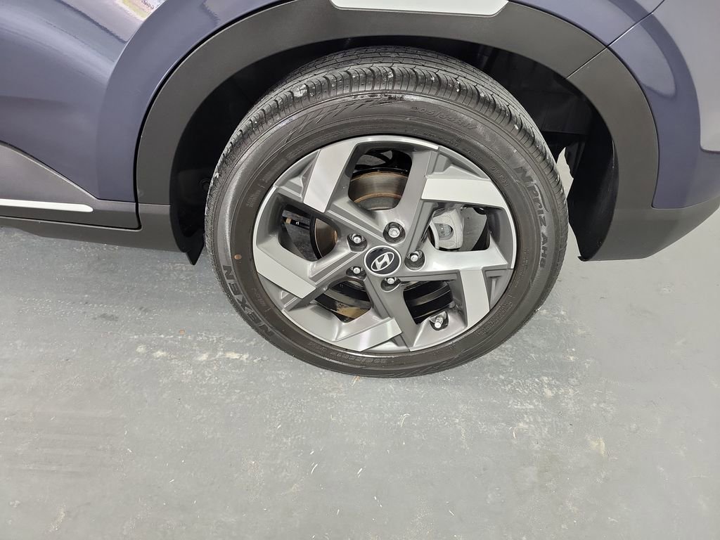 Used 2024 Hyundai Venue Limited FWD image 36