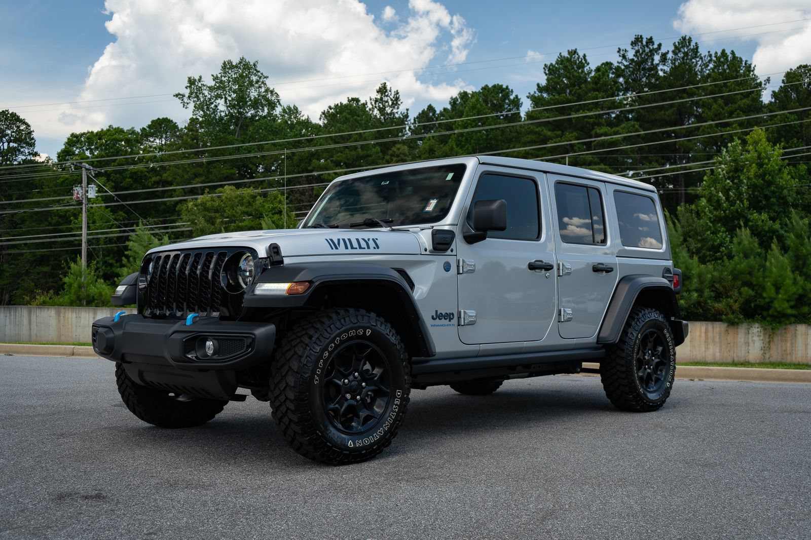 Used 2023 Jeep Wrangler Unlimited w/ Sun & Screen Package AWD/4WD image 3