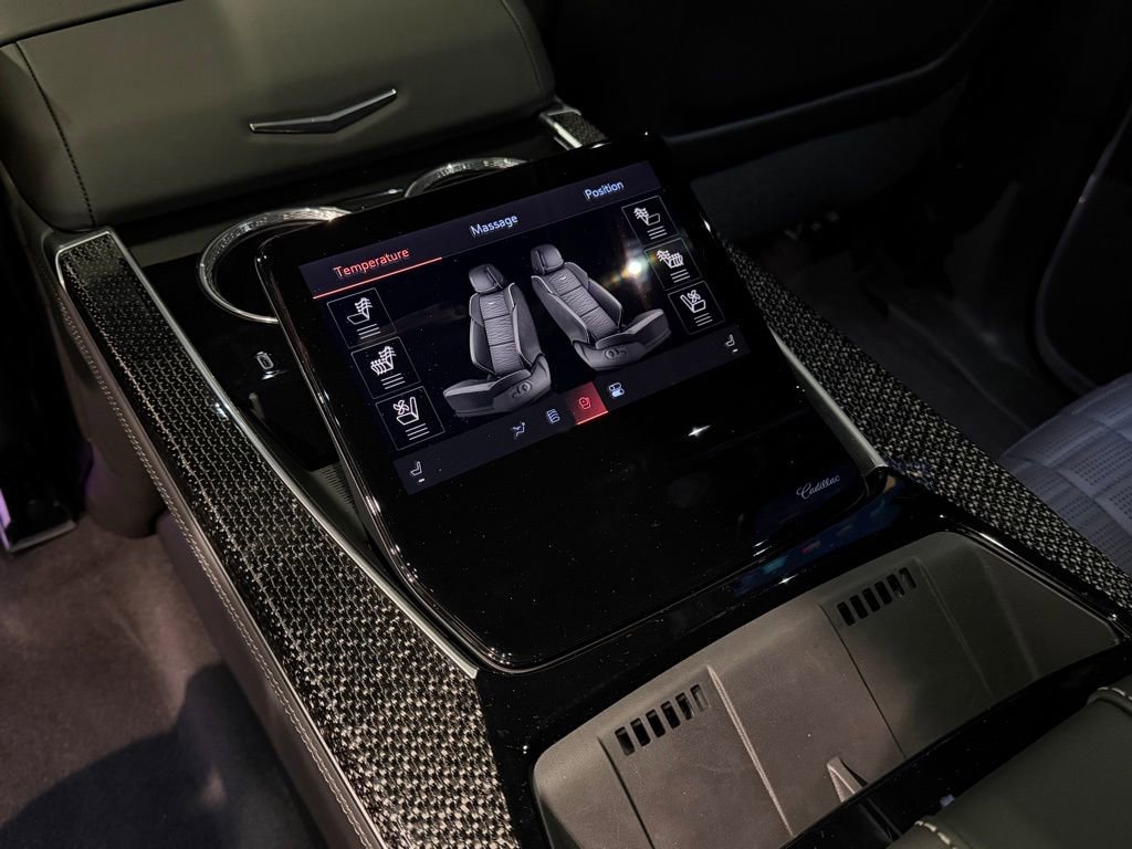 Used 2026 Cadillac Escalade ESV V image 43