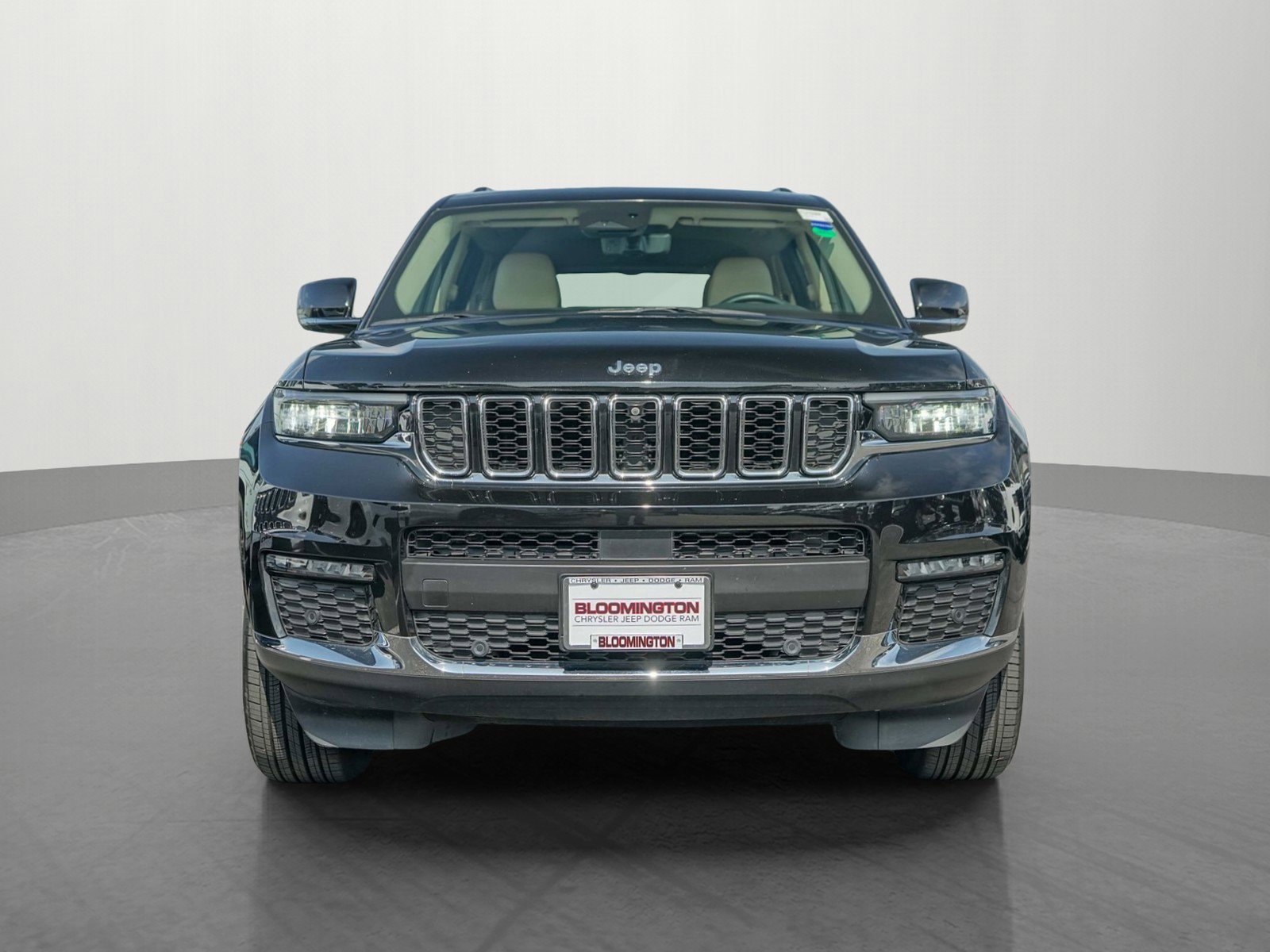 Used 2022 Jeep Grand Cherokee L Limited w/ Luxury Tech Group II image 2