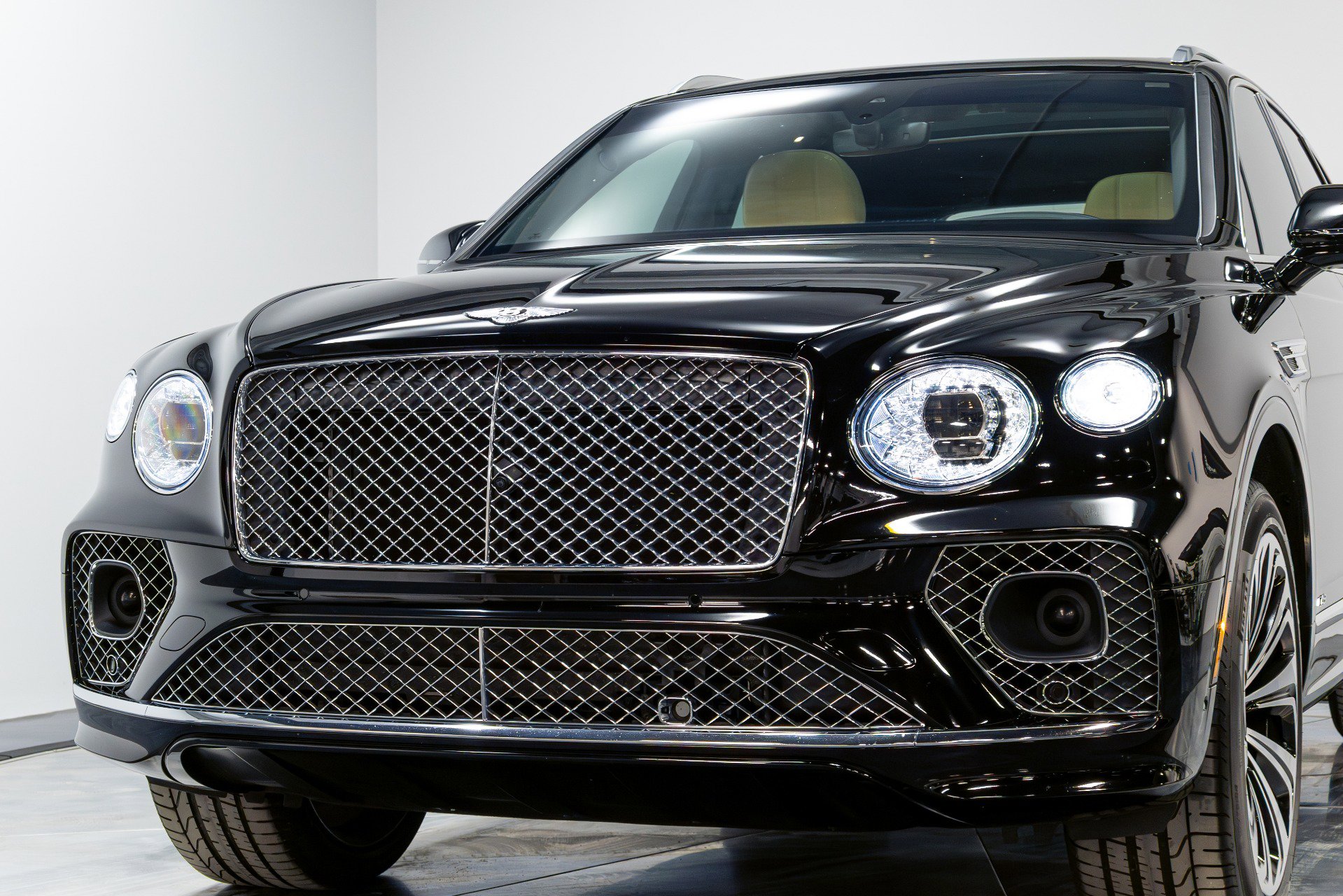 Used 2021 Bentley Bentayga w/ First Edition Specification AWD/4WD image 86