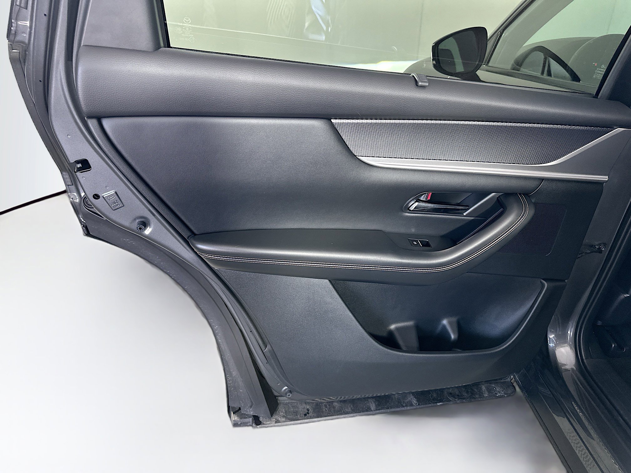 Used 2024 MAZDA CX-90 Plug-In Hybrid w/ Preferred image 28