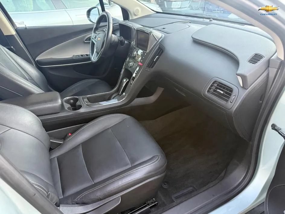 Used 2013 Chevrolet Volt Premium w/ Premium Trim Package FWD image 11
