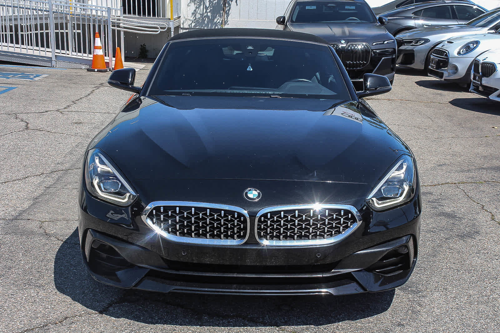 Used 2022 BMW Z4 sDrive30i w/ Convenience Package image 2