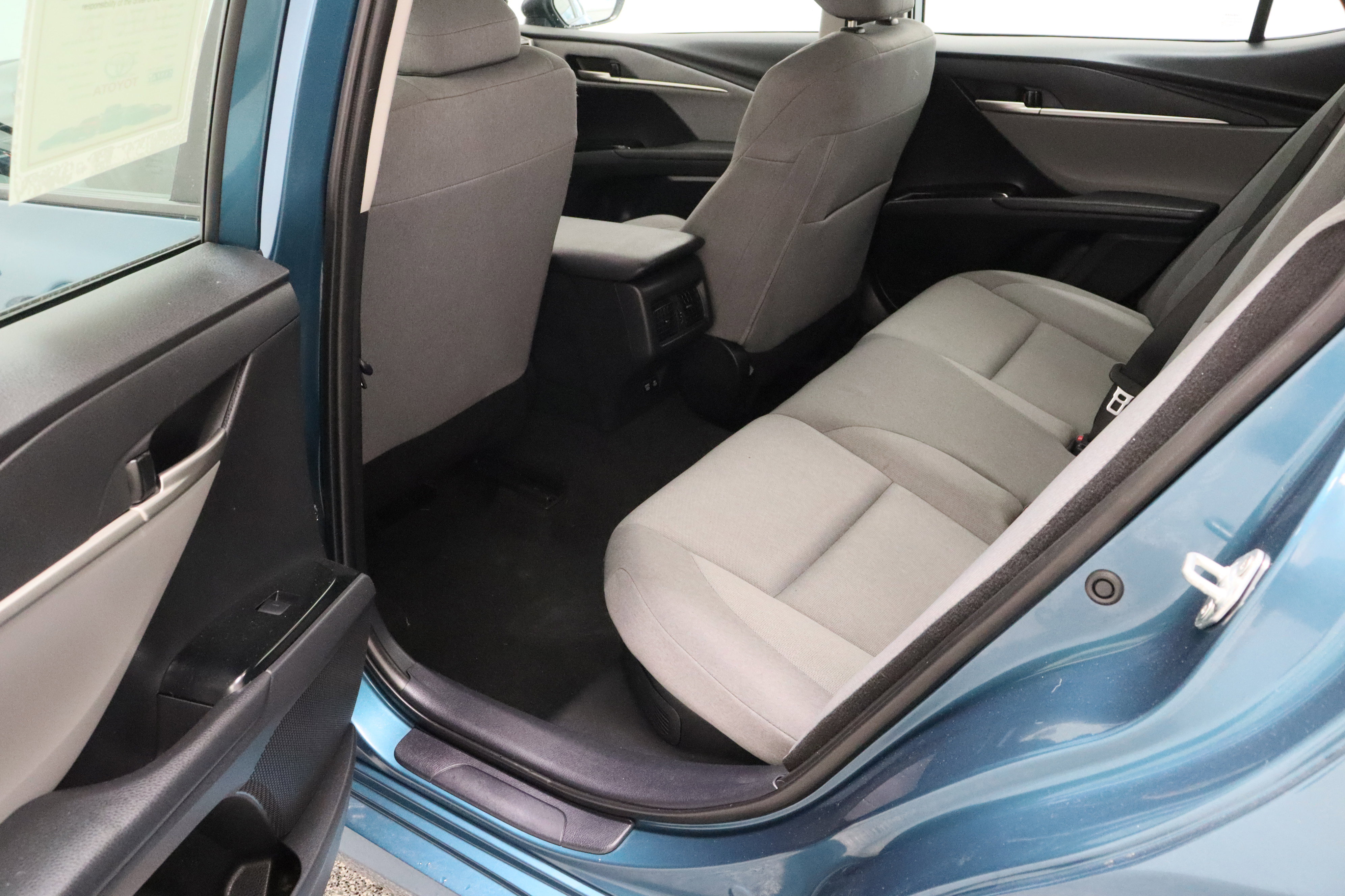 Used 2025 Toyota Camry LE FWD image 25