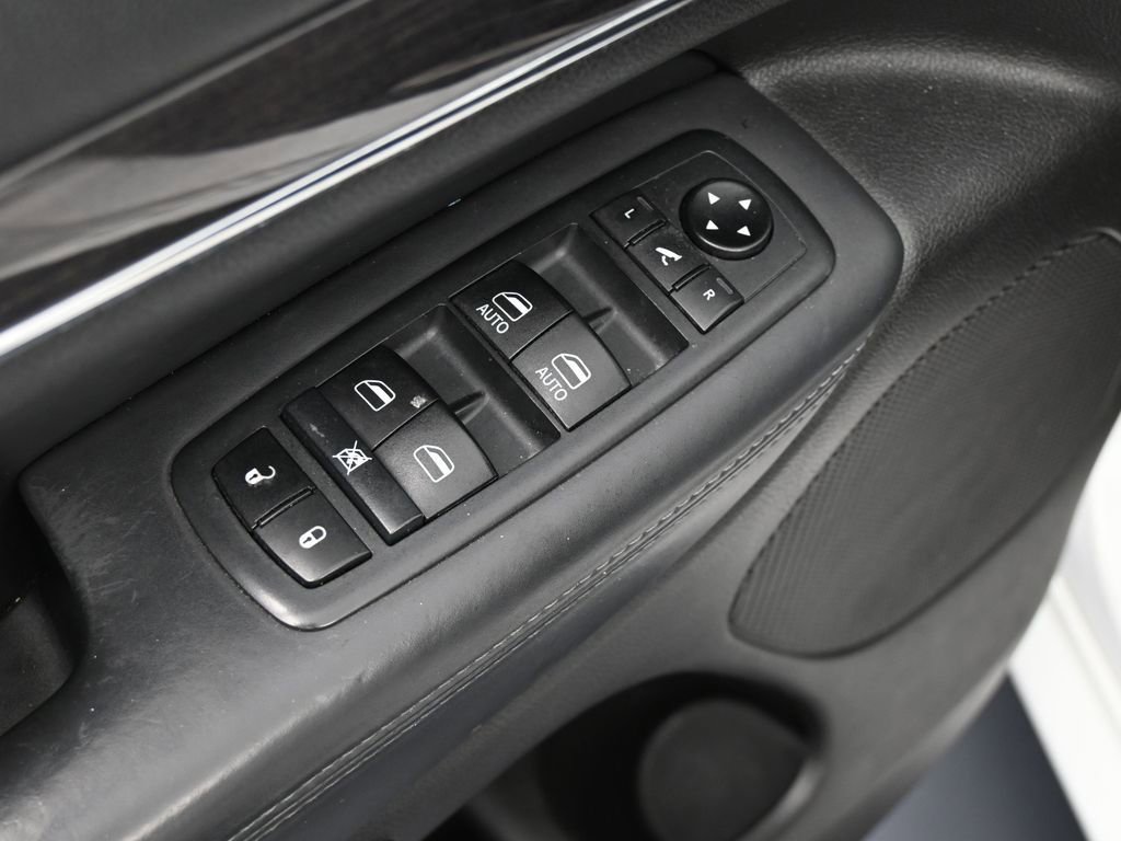 Used 2020 Jeep Grand Cherokee Overland image 18