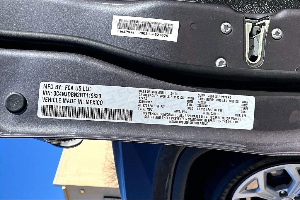 Used 2024 Jeep Compass Latitude image 35