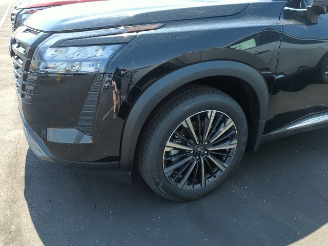 New 2026 Nissan Pathfinder Platinum w/ Accent Package AWD/4WD image 2