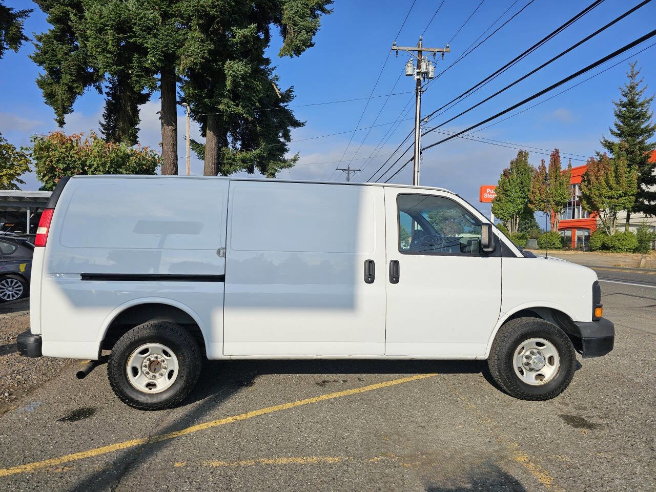 Used 2012 Chevrolet Express 2500 w/ Power Package image 7