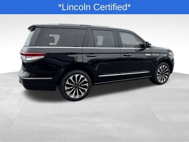Certified 2023 Lincoln Navigator Reserve AWD/4WD image 3