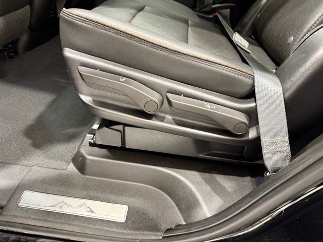 Used 2023 Chevrolet Tahoe High Country w/ Advanced Technology Package image 20