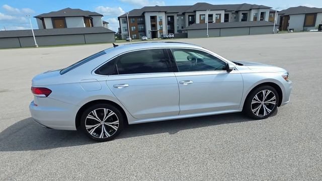 Used 2021 Volkswagen Passat 2.0T SE FWD image 2