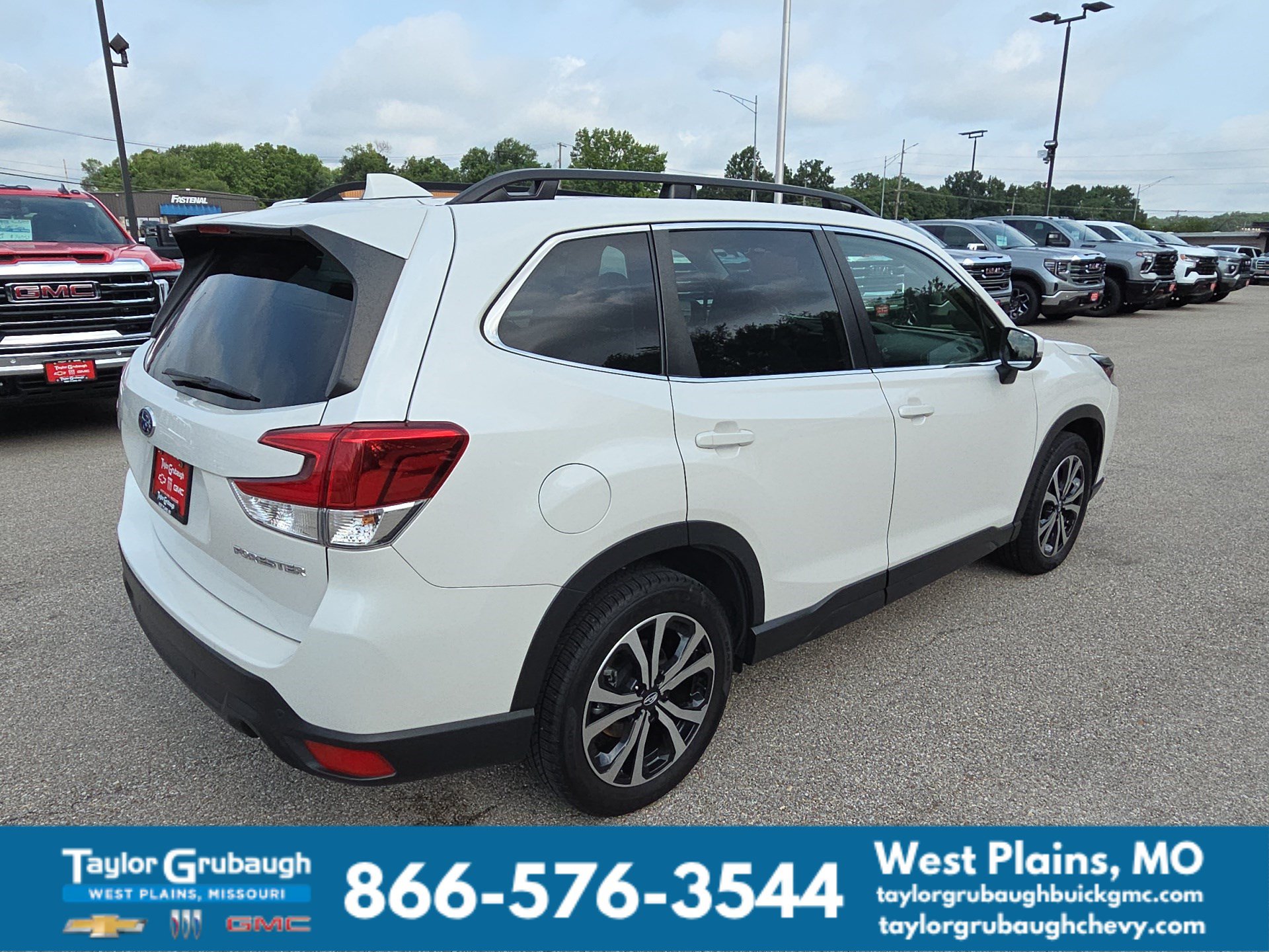 Used 2023 Subaru Forester Limited AWD/4WD image 8