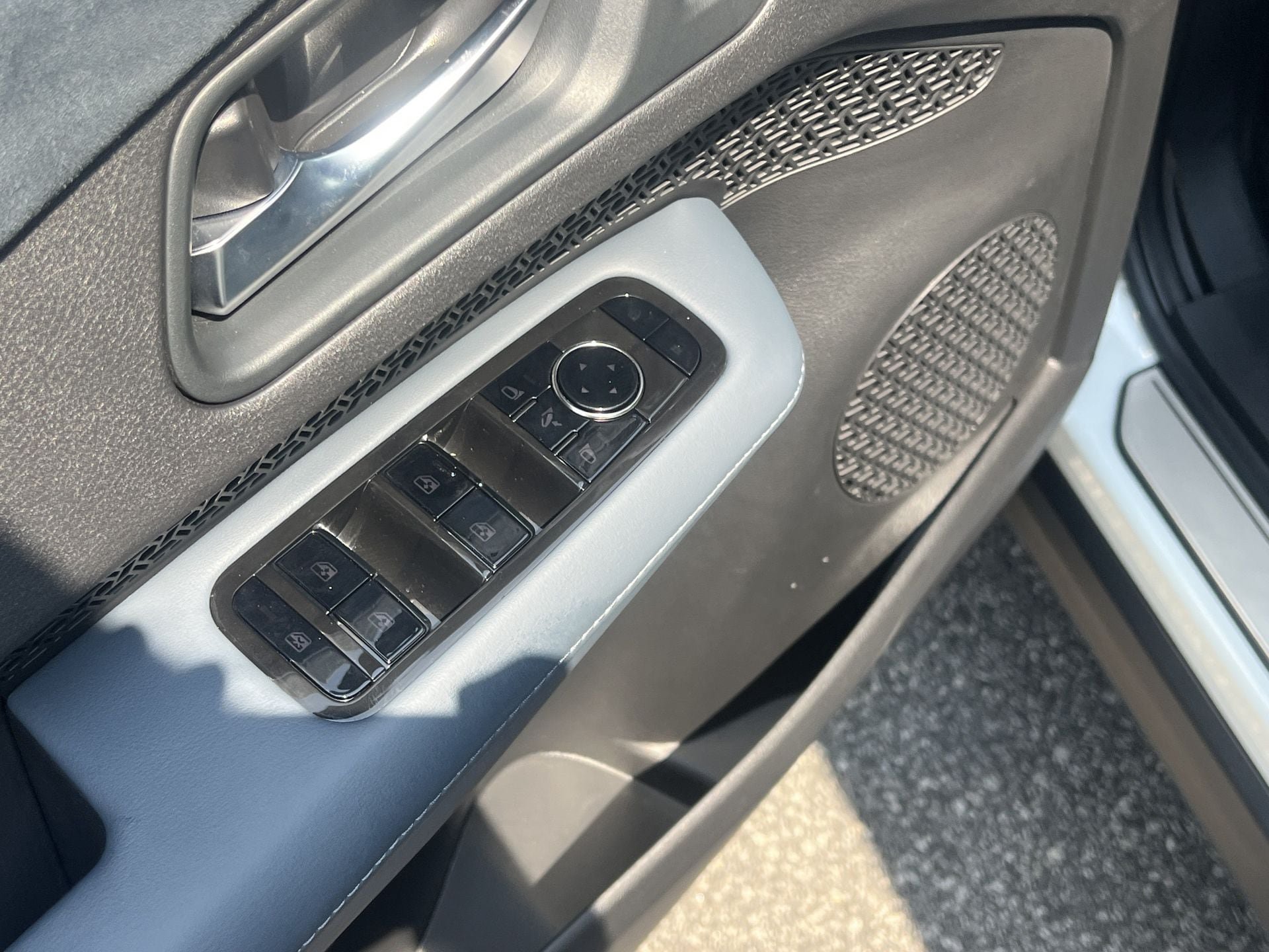 Certified 2024 Nissan Ariya AWD image 19