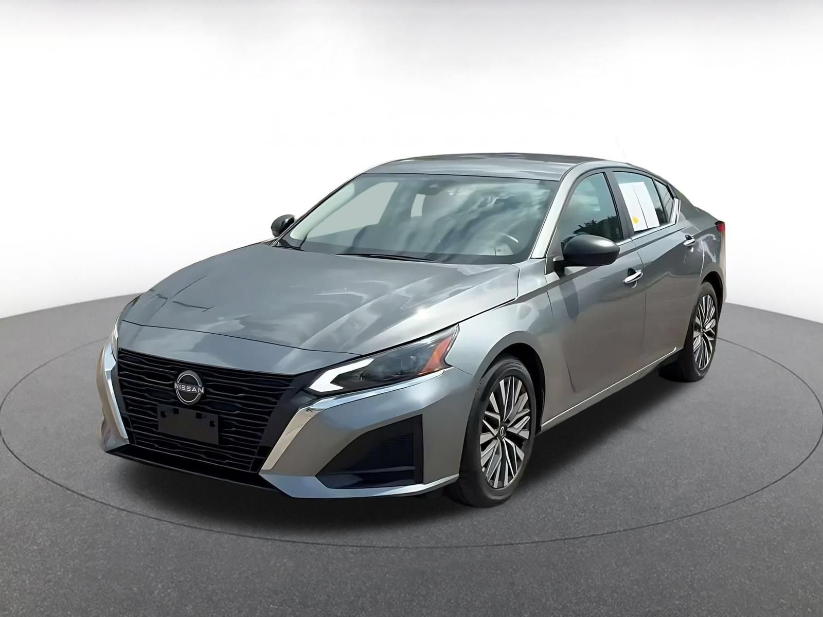 Used 2025 Nissan Altima 2.5 SV FWD image 6