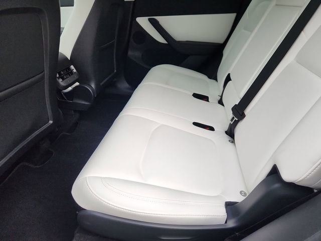 Used 2022 Tesla Model Y Long Range image 24