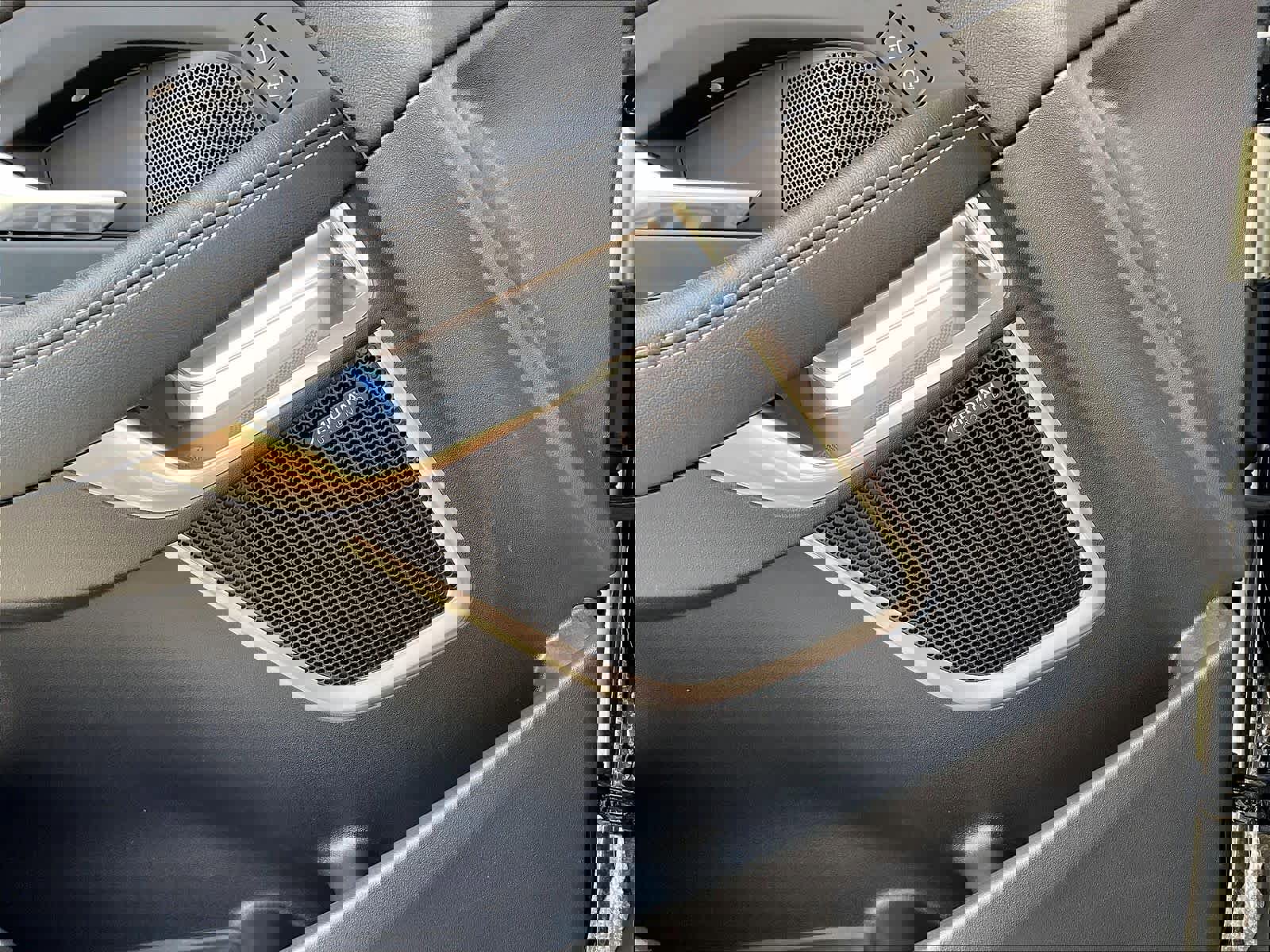 Used 2024 Jaguar E-PACE R-Dynamic SE image 35