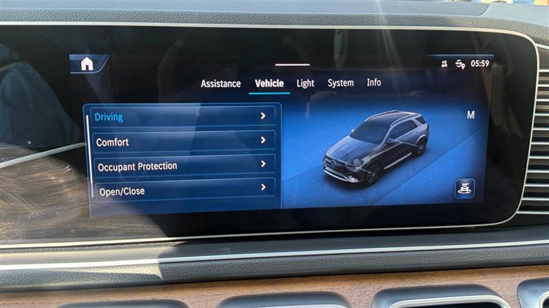 Used 2024 Mercedes-Benz GLE 450e 4MATIC image 39