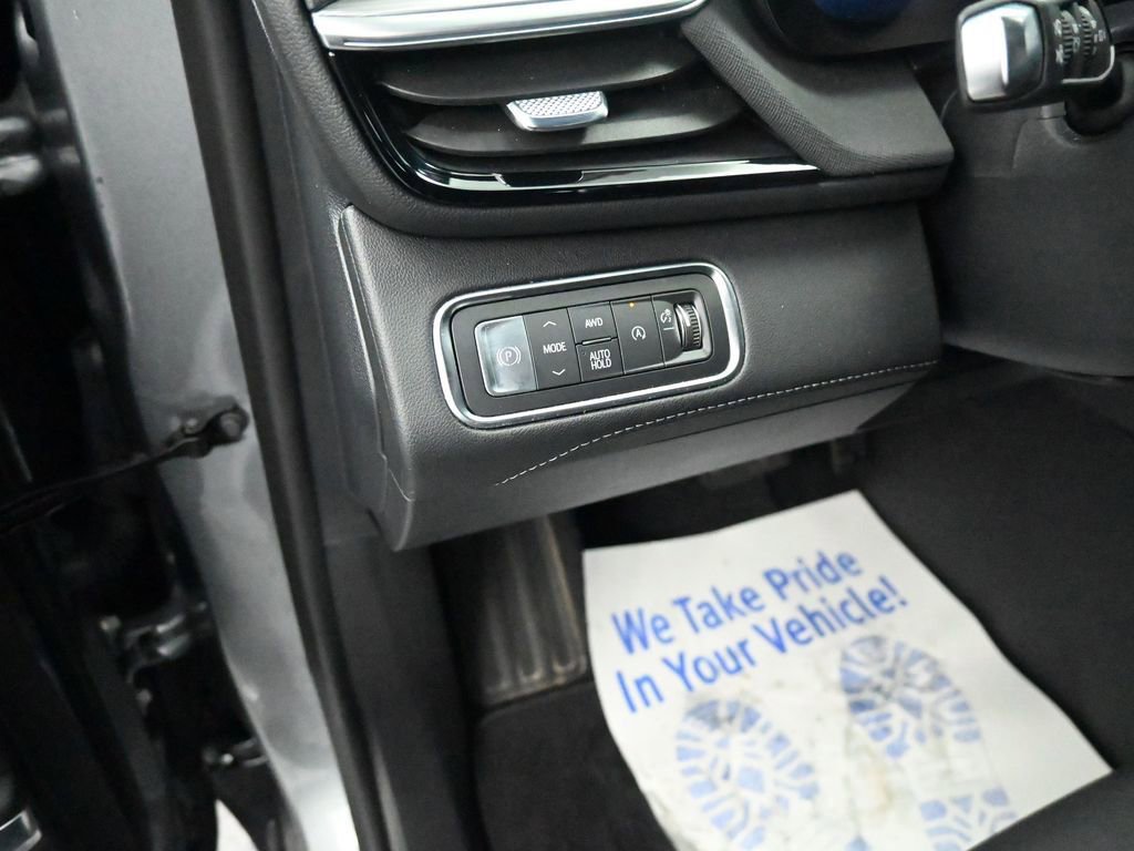 Used 2025 Buick Enclave Preferred w/ Power Package image 32