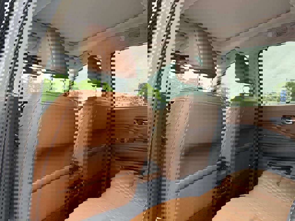 Used 2024 Nissan Pathfinder Platinum w/ Cargo Package image 17