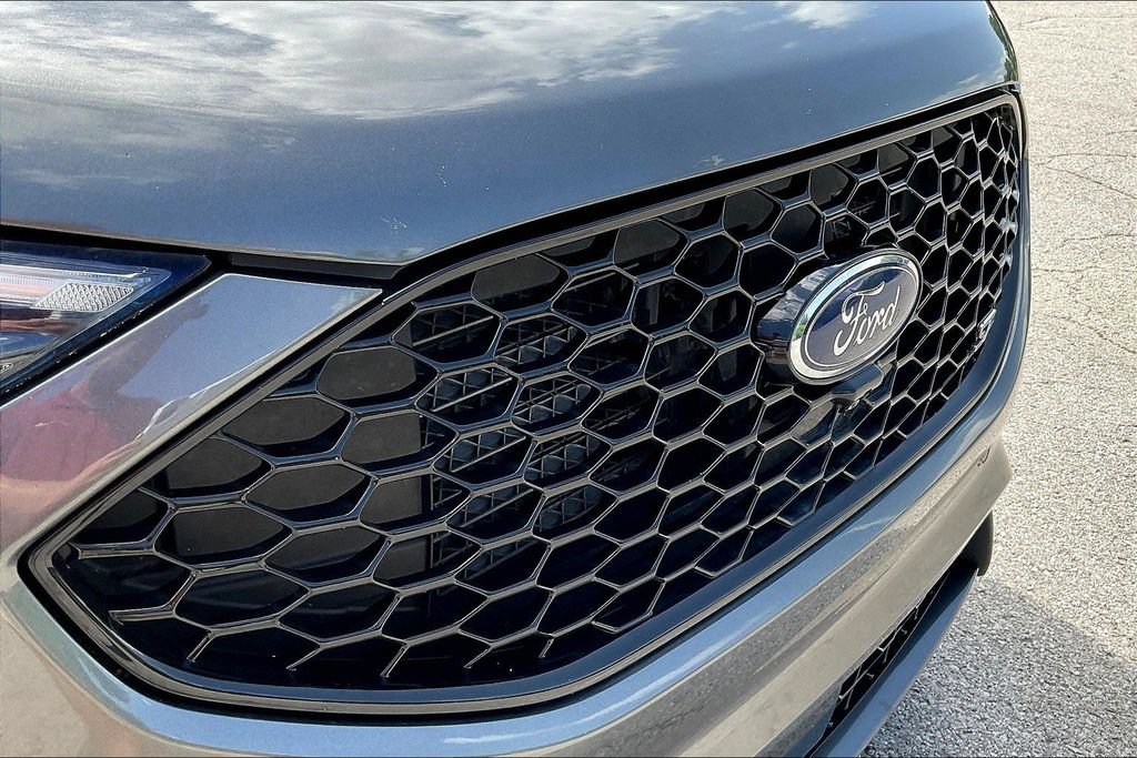 Used 2019 Ford Edge ST w/ Equipment Group 401A AWD/4WD image 25