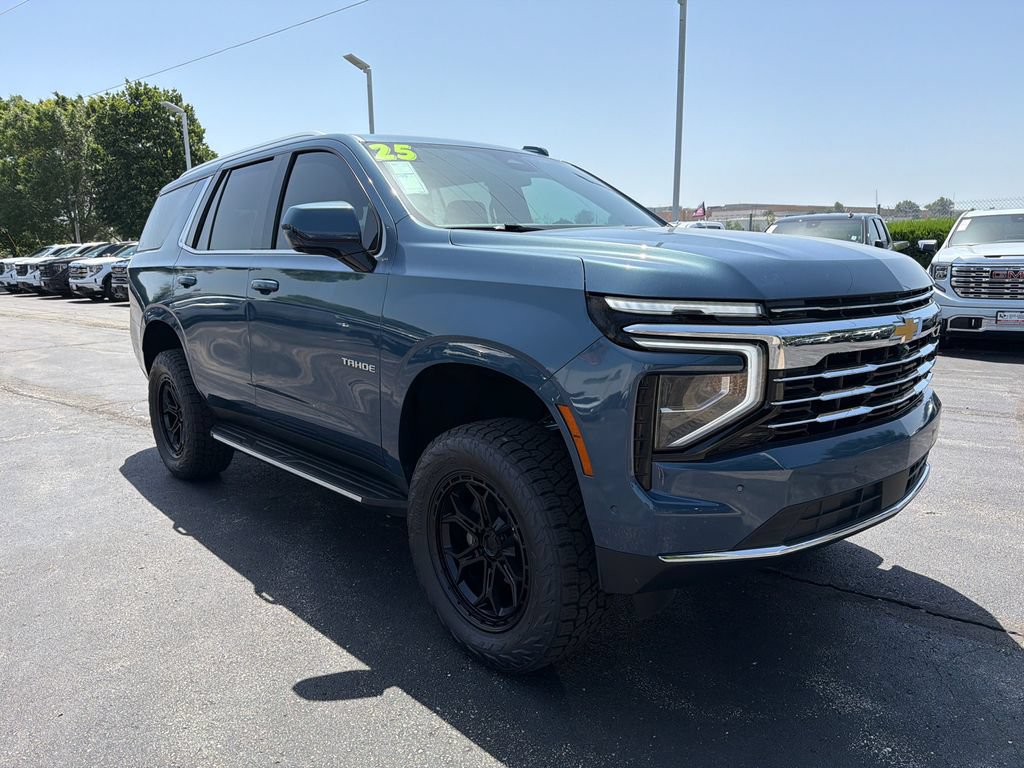 Used 2025 Chevrolet Tahoe LT AWD/4WD image 3