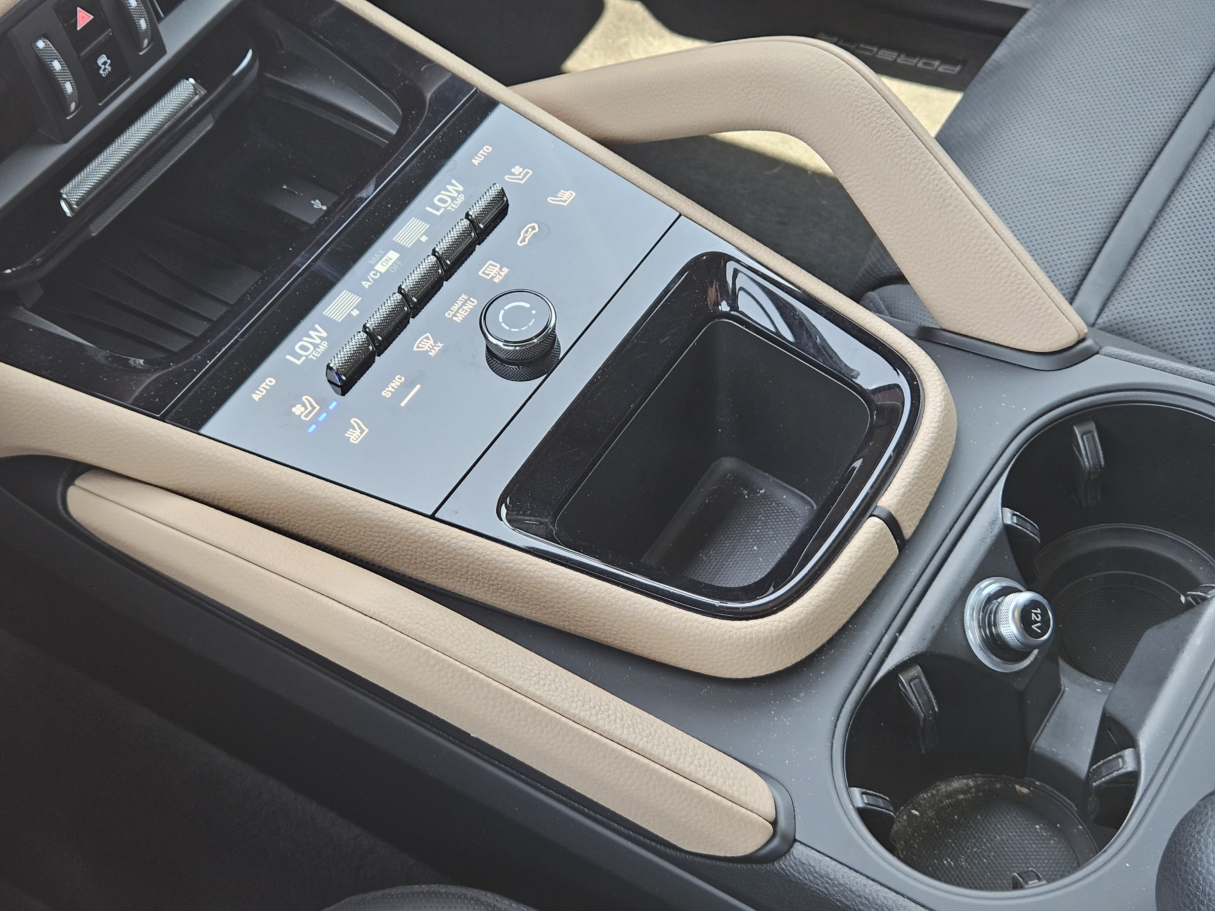 Certified 2024 Porsche Cayenne AWD/4WD image 20