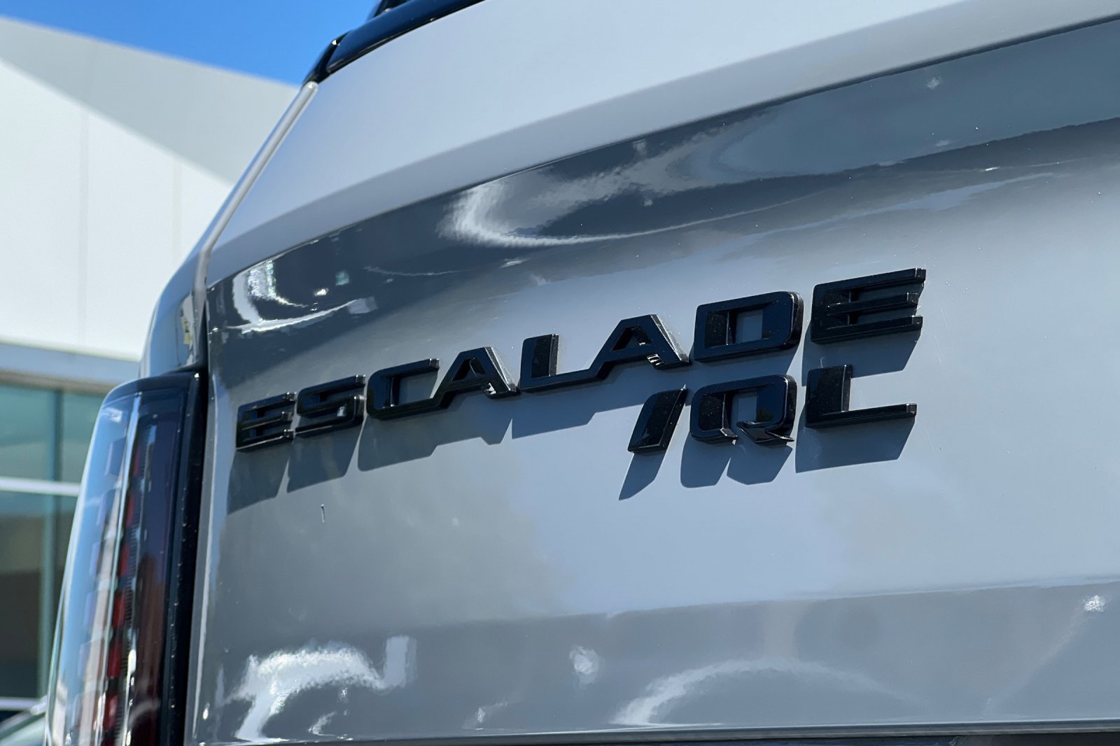 Used 2026 Cadillac Escalade IQL Sport 1 w/ LPO, ONYX Package AWD/4WD image 47