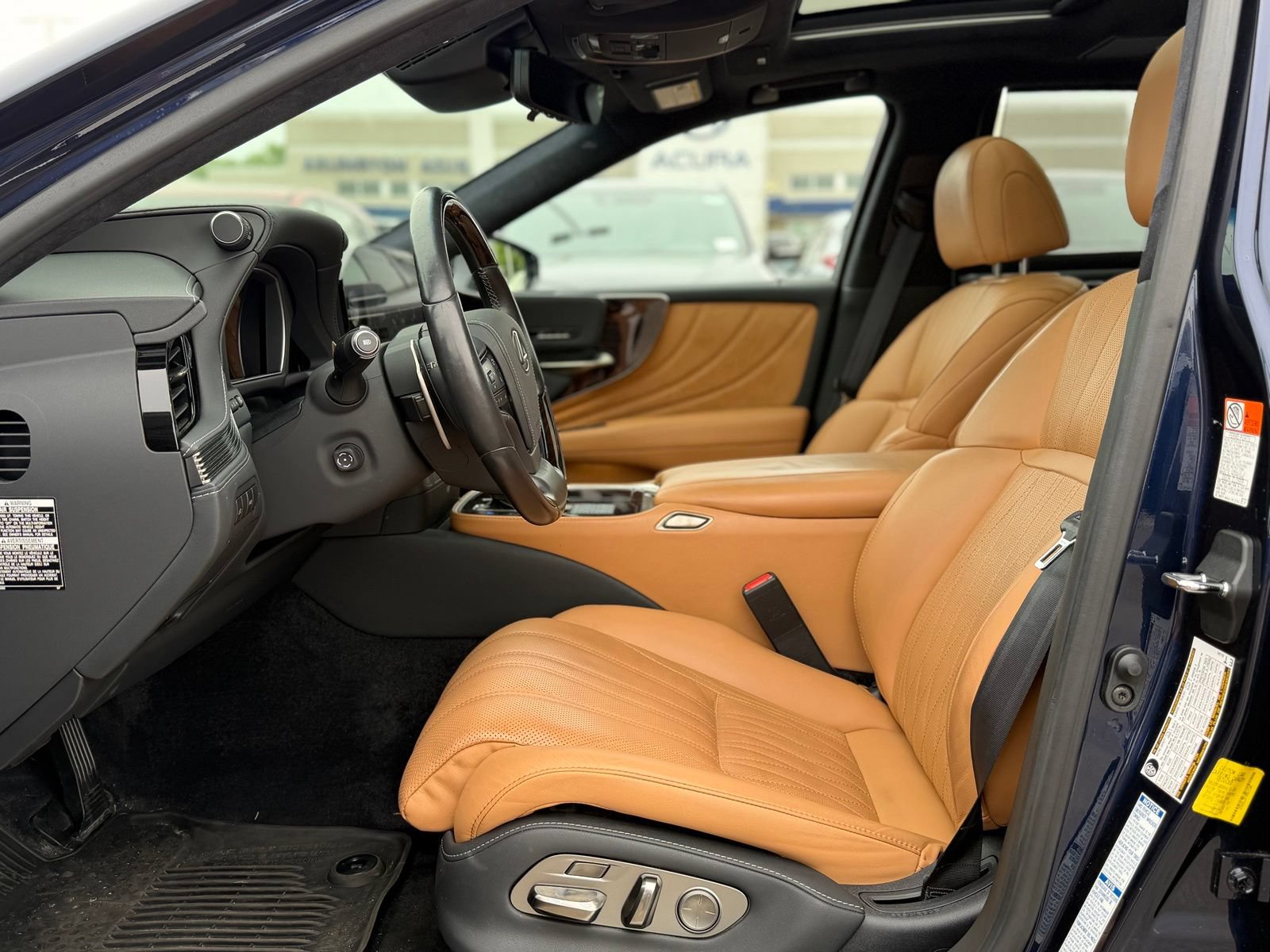 Used 2023 Lexus LS 500 AWD w/ Luxury Package image 11