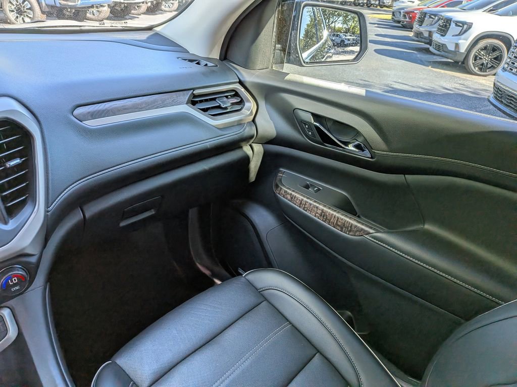 Used 2021 GMC Acadia Denali w/ Denali Ultimate Package AWD/4WD image 18