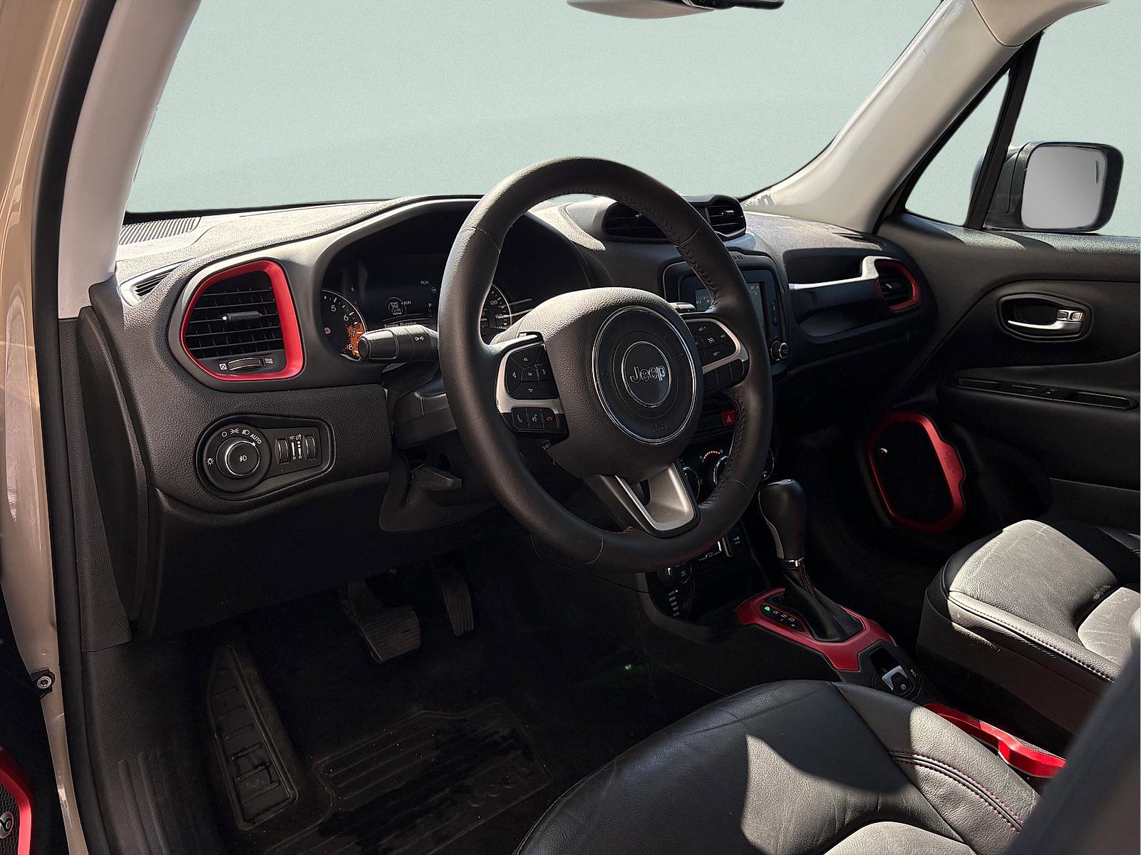 Used 2016 Jeep Renegade Trailhawk AWD/4WD image 13