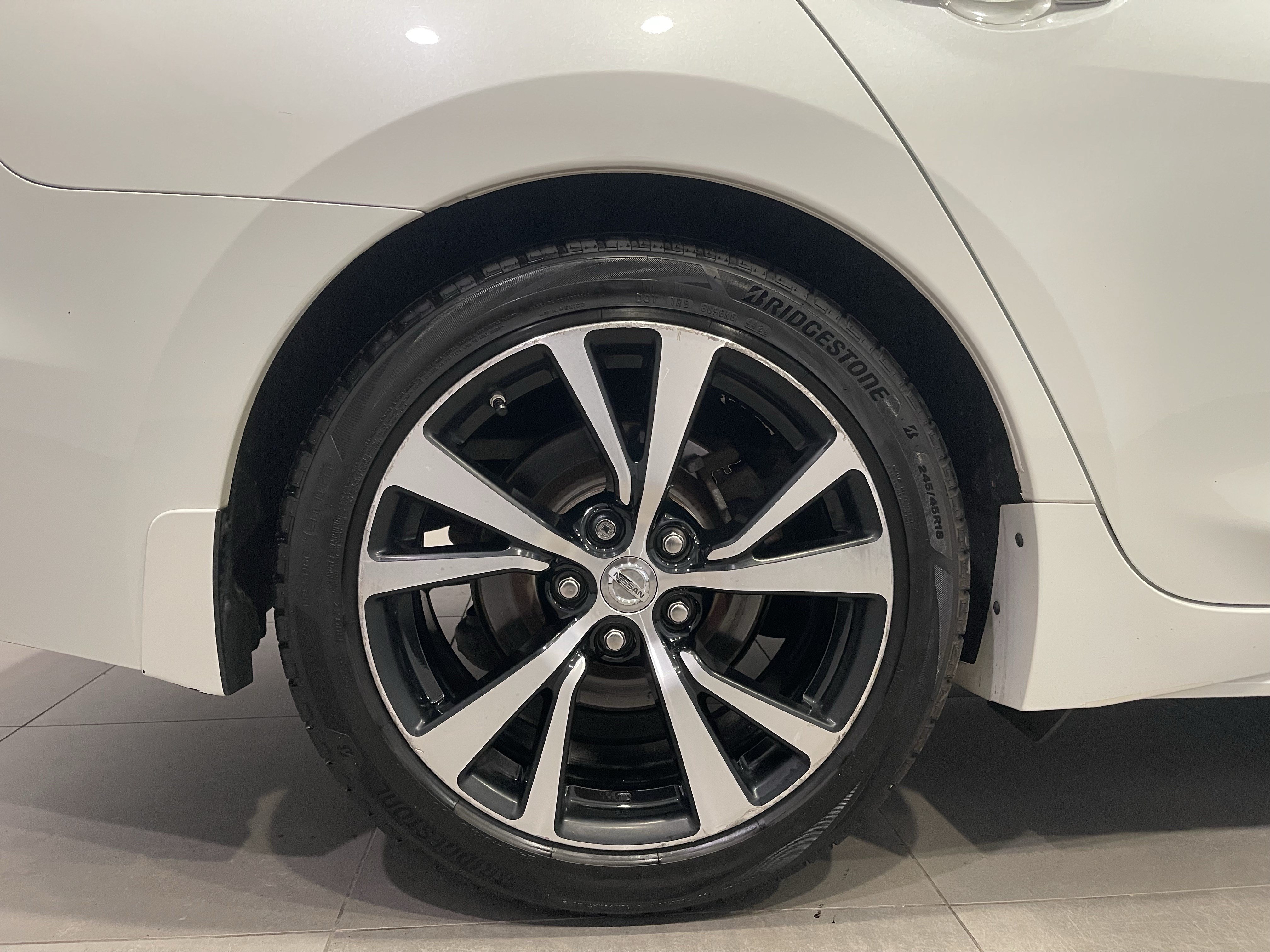 Used 2017 Nissan Maxima Platinum FWD image 9