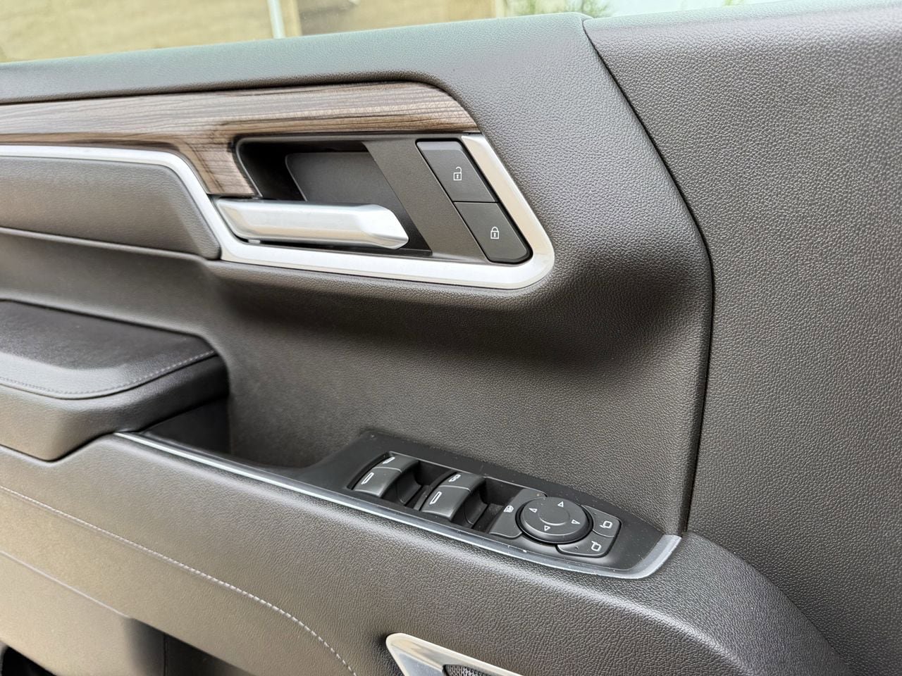 Used 2022 Chevrolet Silverado 1500 LT RWD image 23