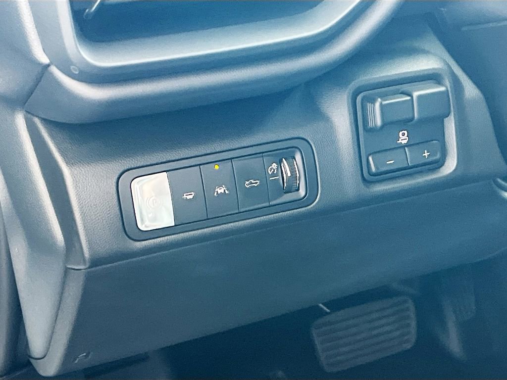 Used 2024 Chevrolet Silverado EV W/T AWD/4WD image 9