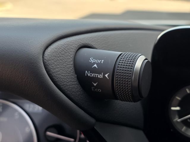 Certified 2025 Lexus ES 350 w/ Premium Package image 27