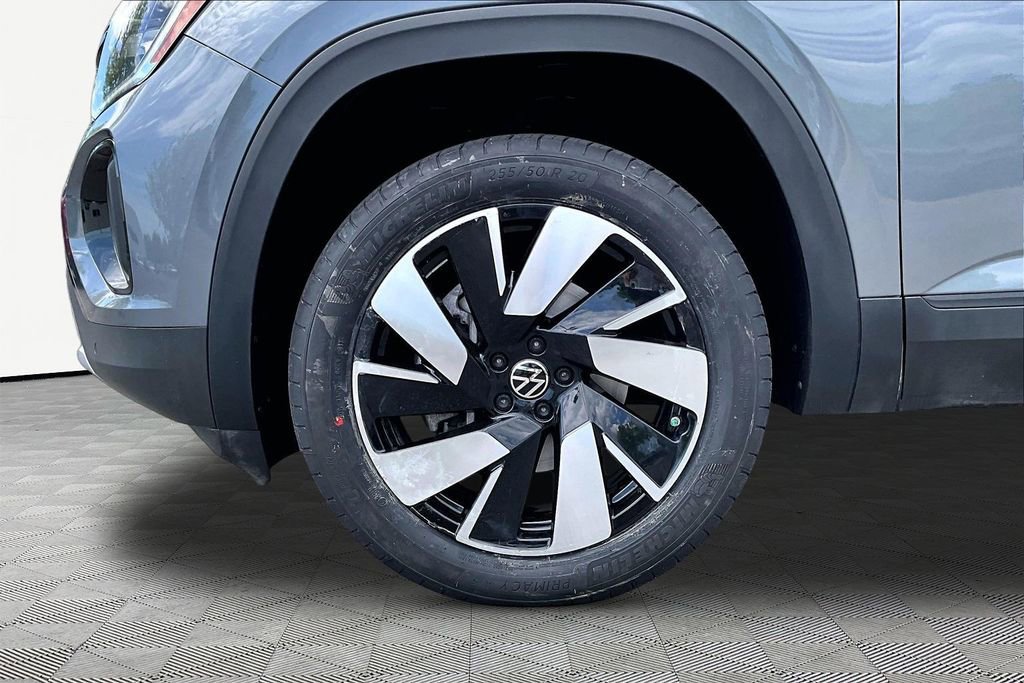 Used 2025 Volkswagen Atlas Cross Sport SE FWD image 21