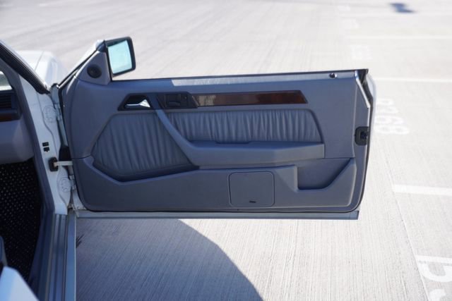Used 1995 Mercedes-Benz E 320 Convertible image 27