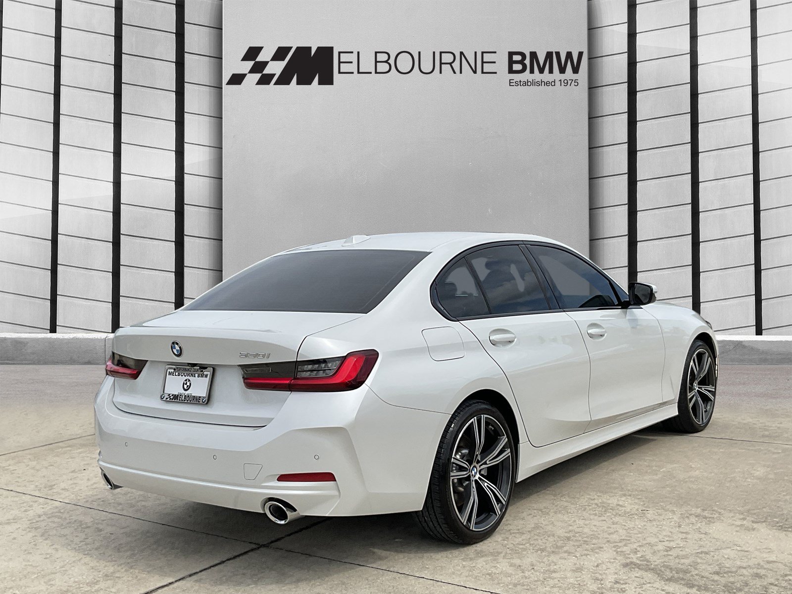 Used 2023 BMW 330i Sedan RWD image 4