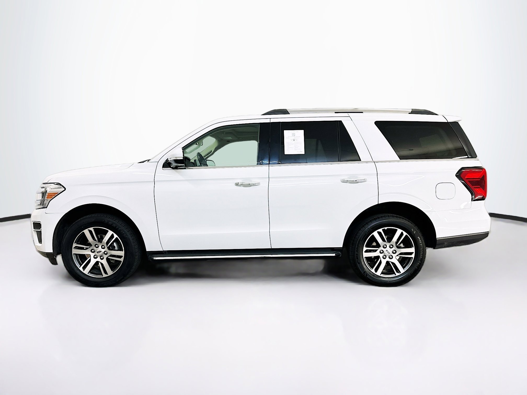 Used 2023 Ford Expedition Limited image 4