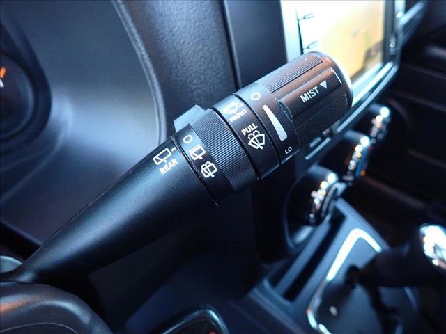 Used 2016 Jeep Patriot High Altitude AWD/4WD image 17
