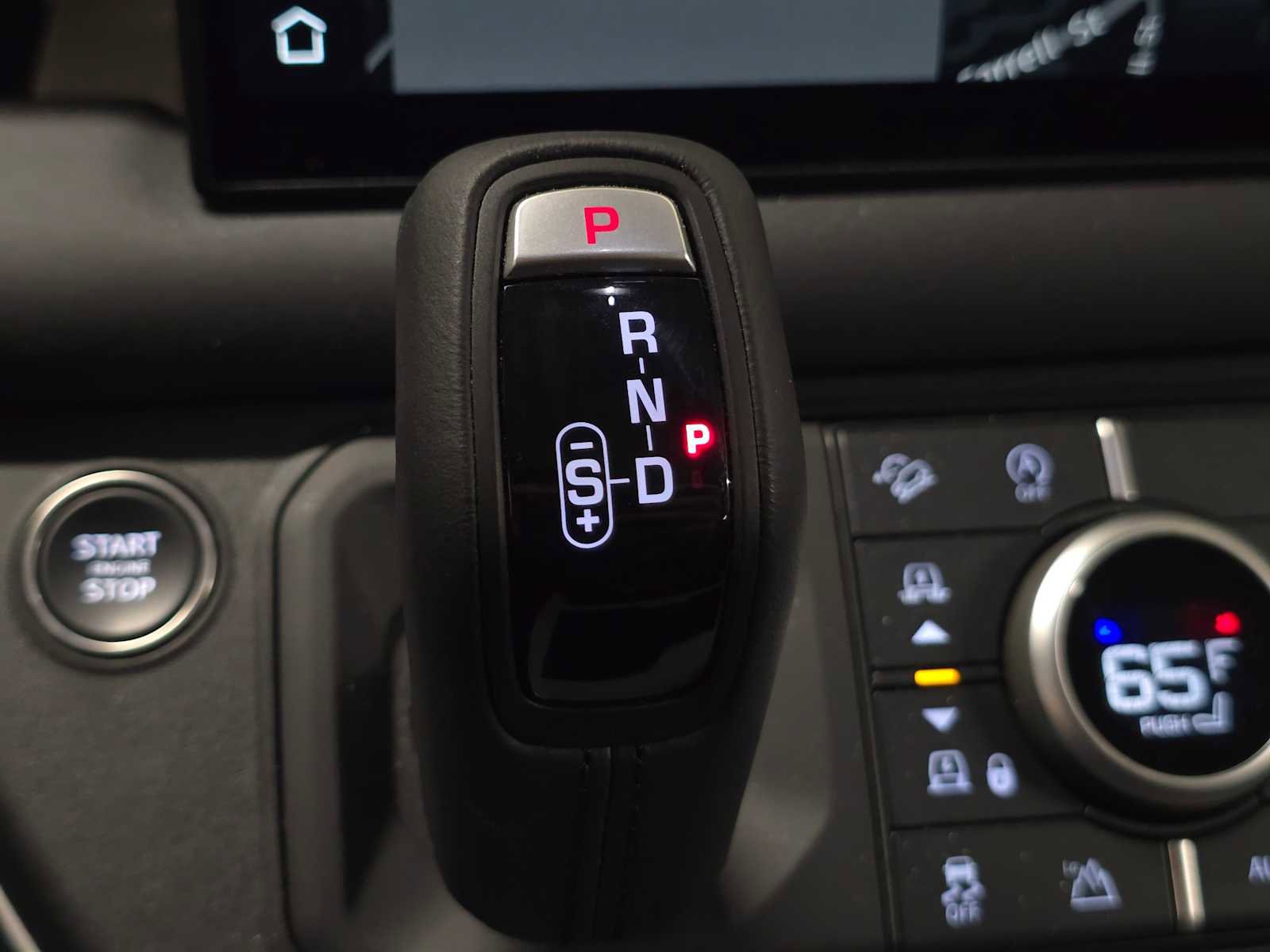 Used 2025 Land Rover Defender 130 S image 36