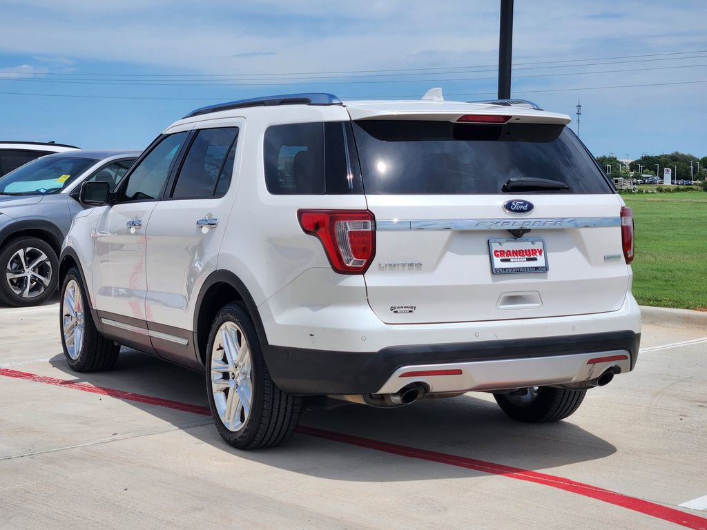 Used 2017 Ford Explorer Limited w/ Equipment Group 301A FWD image 4