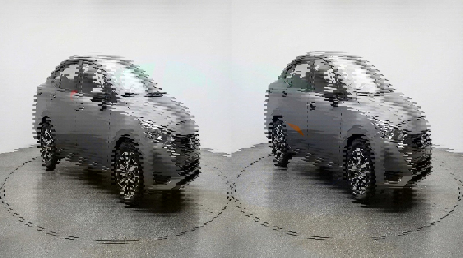 Used 2025 Nissan Versa SV image 1