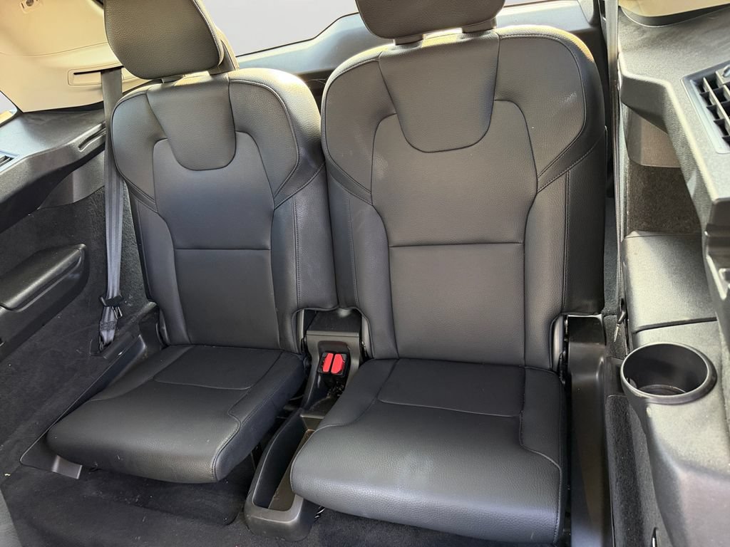 Used 2021 Volvo XC90 T6 Momentum AWD/4WD image 10