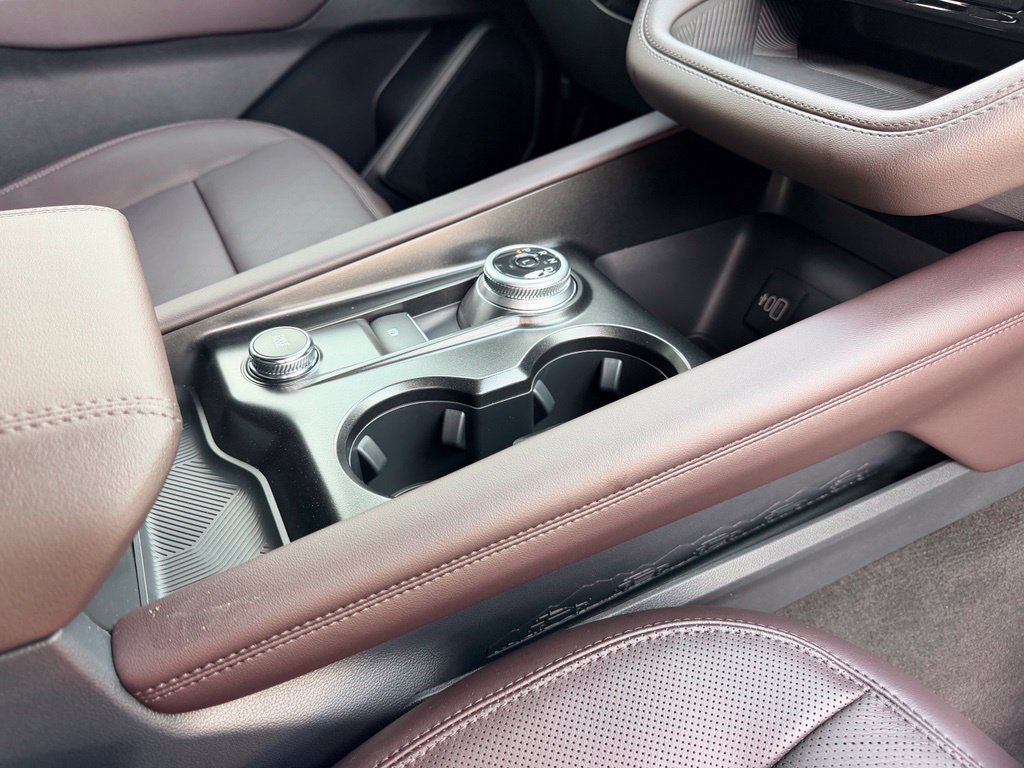 New 2027 Ford Explorer Platinum RWD image 8