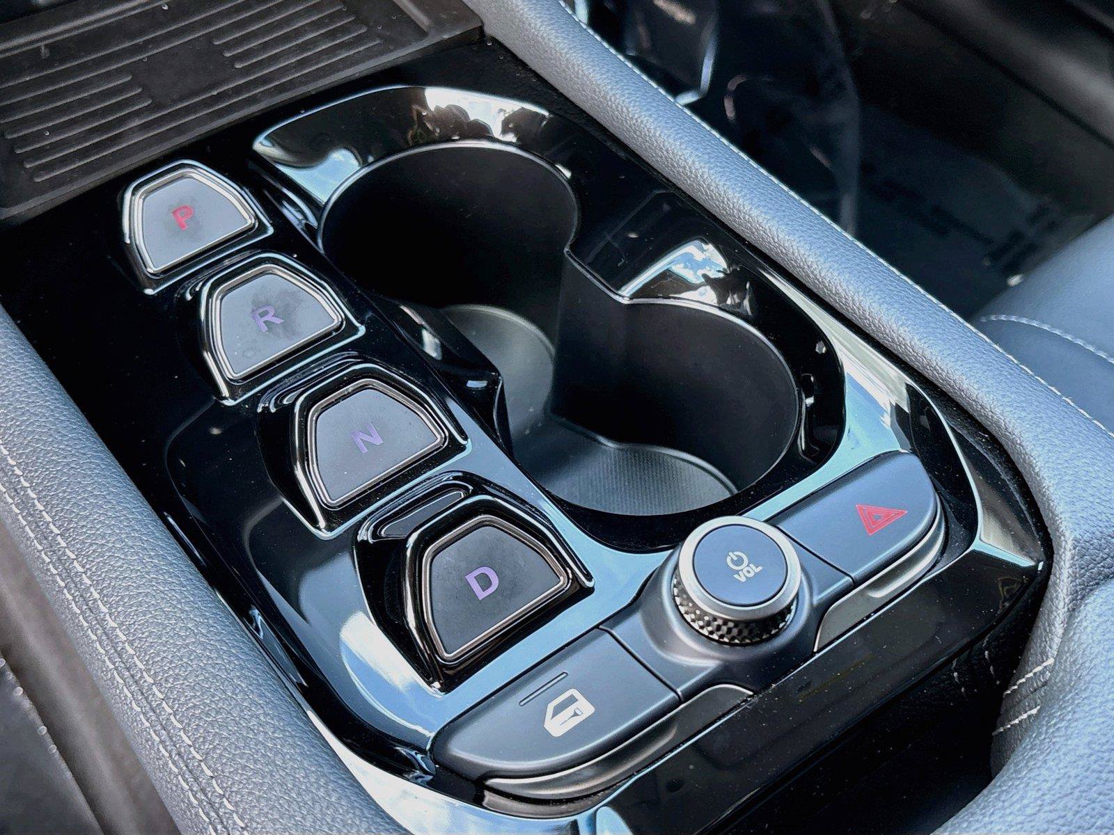 New 2027 VinFast VF 8 Eco AWD/4WD image 16