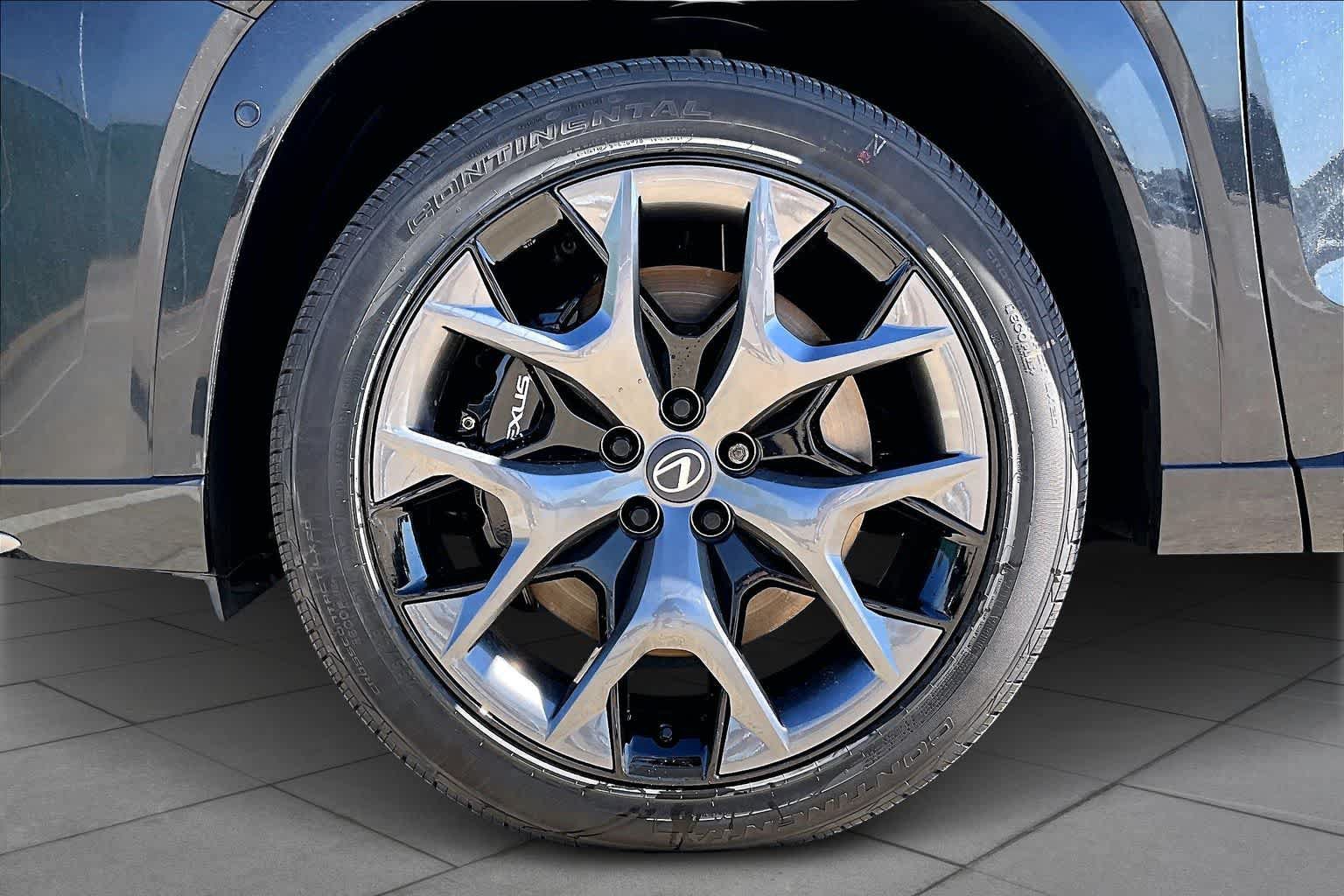 New 2026 Lexus TX 500h AWD image 20