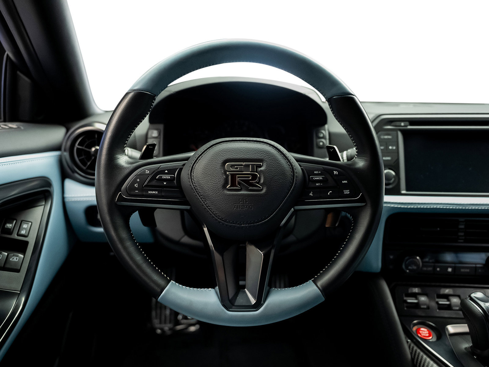 Used 2024 Nissan GT-R AWD/4WD image 32