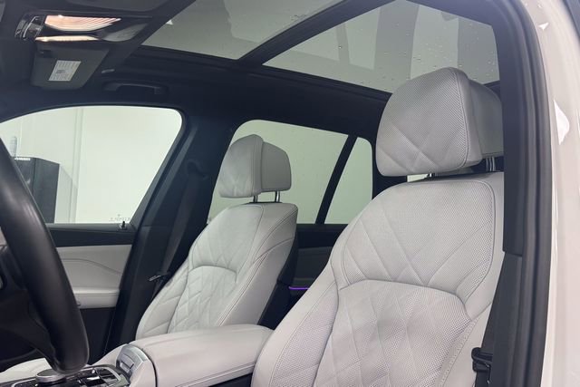 Used 2025 BMW X5 xDrive50e w/ M Sport Package image 20